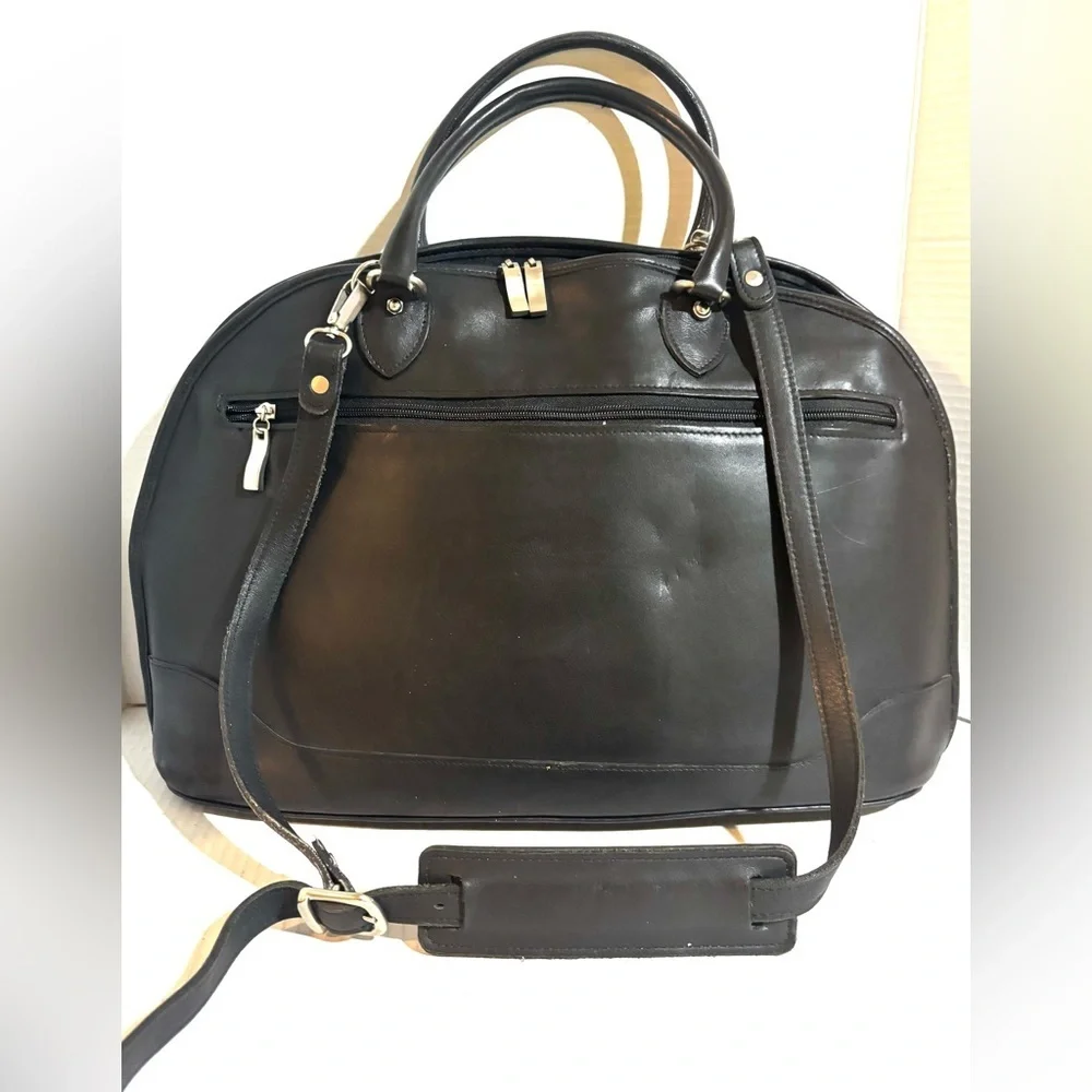 Elegant Black Leather Handbag - Picture 1 of 9